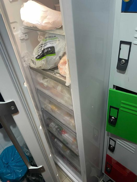 Congelador Vertical com 7 divisões