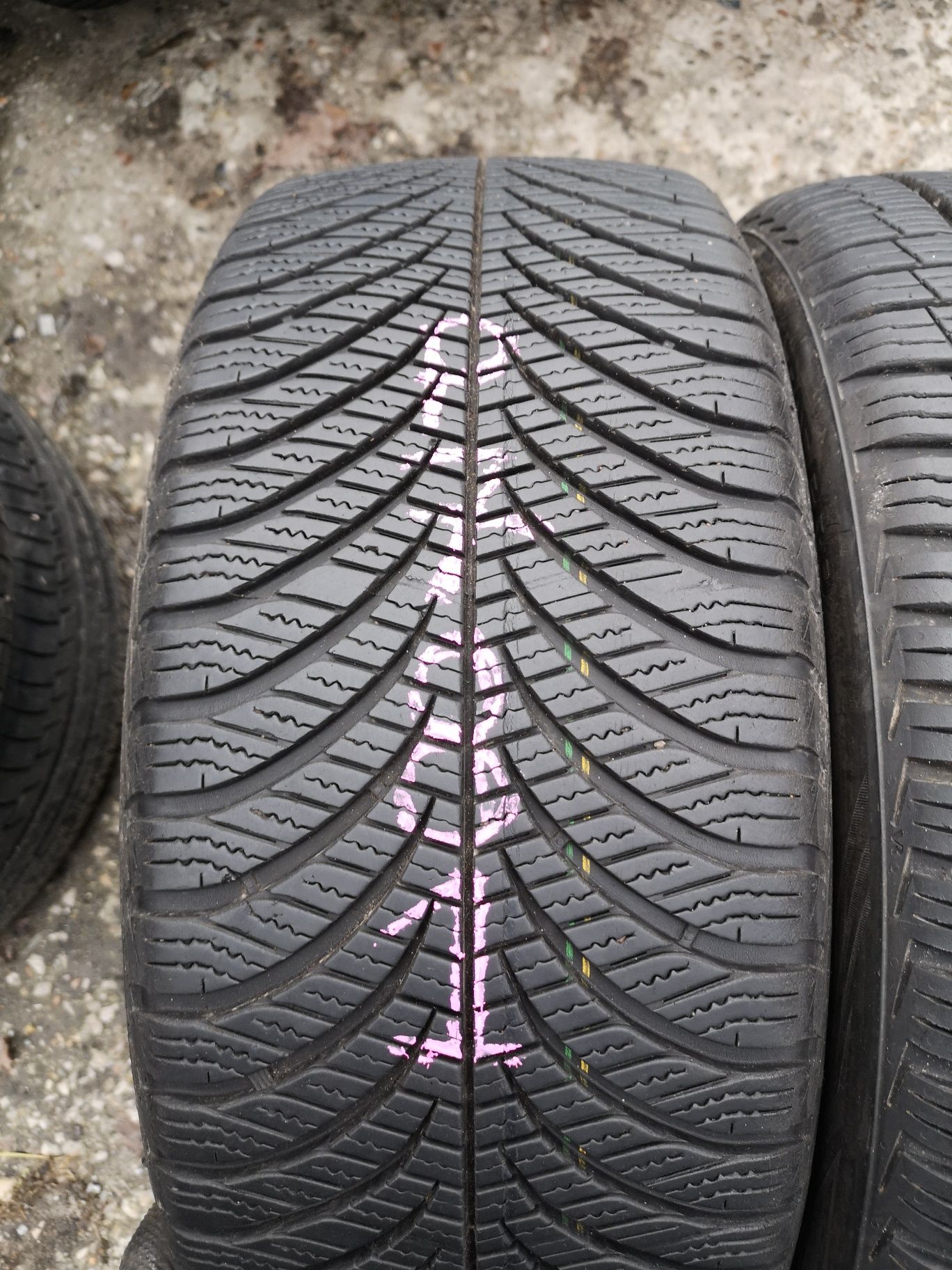 Opona wielosezonowa 225/45/17 Goodyear Vector 4 Season gen2 94W 1szt