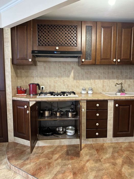 Здам Посуточно 2х.ком.ФРУНЗЕ.