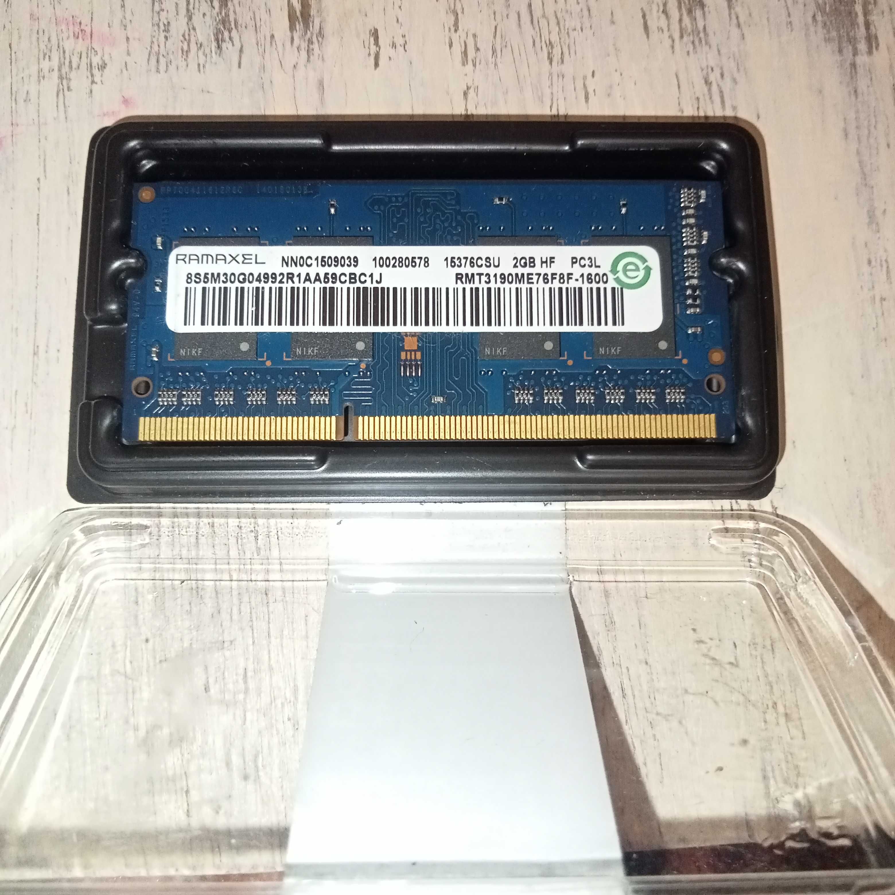 Оперативна пам'ять 2 GB DDR3L-1600 для ноутбука.