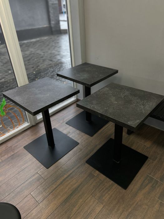 Столи на металевій ніжці гарні