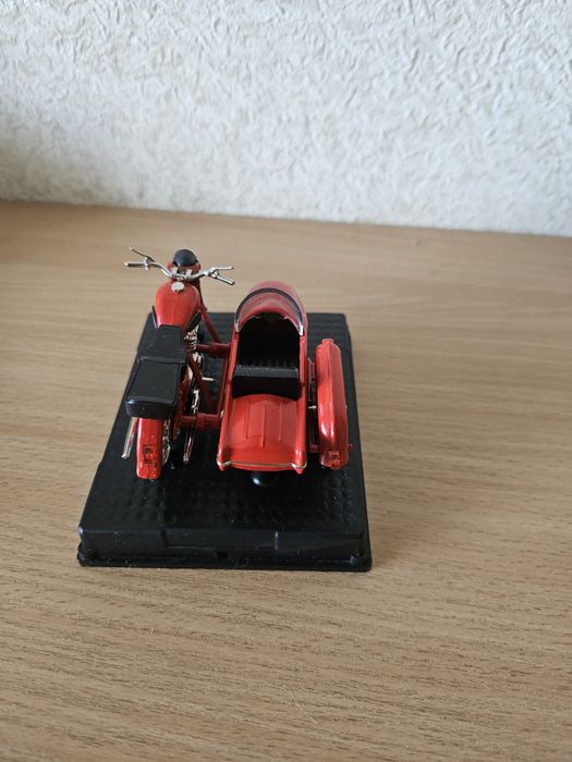 Модель Мотоцикла іж планета ю2к 1/24