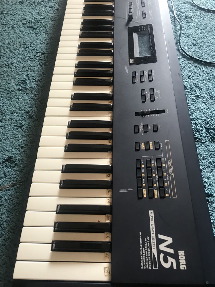 Piano Korg N5 Music synthesizer - capa incluida