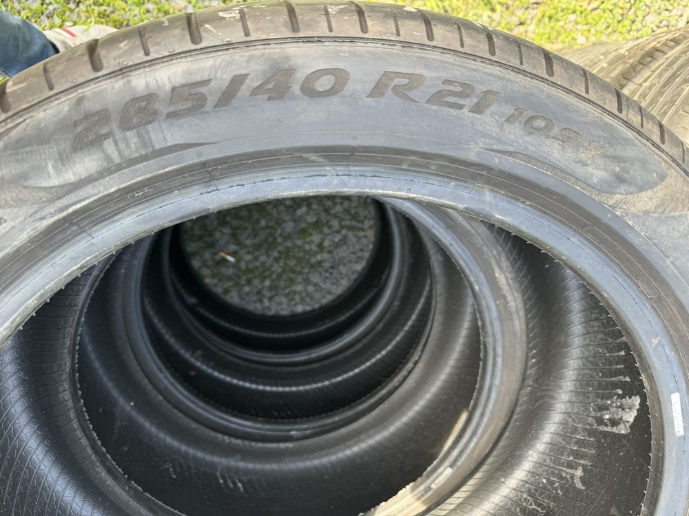 Літні шини 4 шт. 285/40 R21 Pirelli PZero АО1