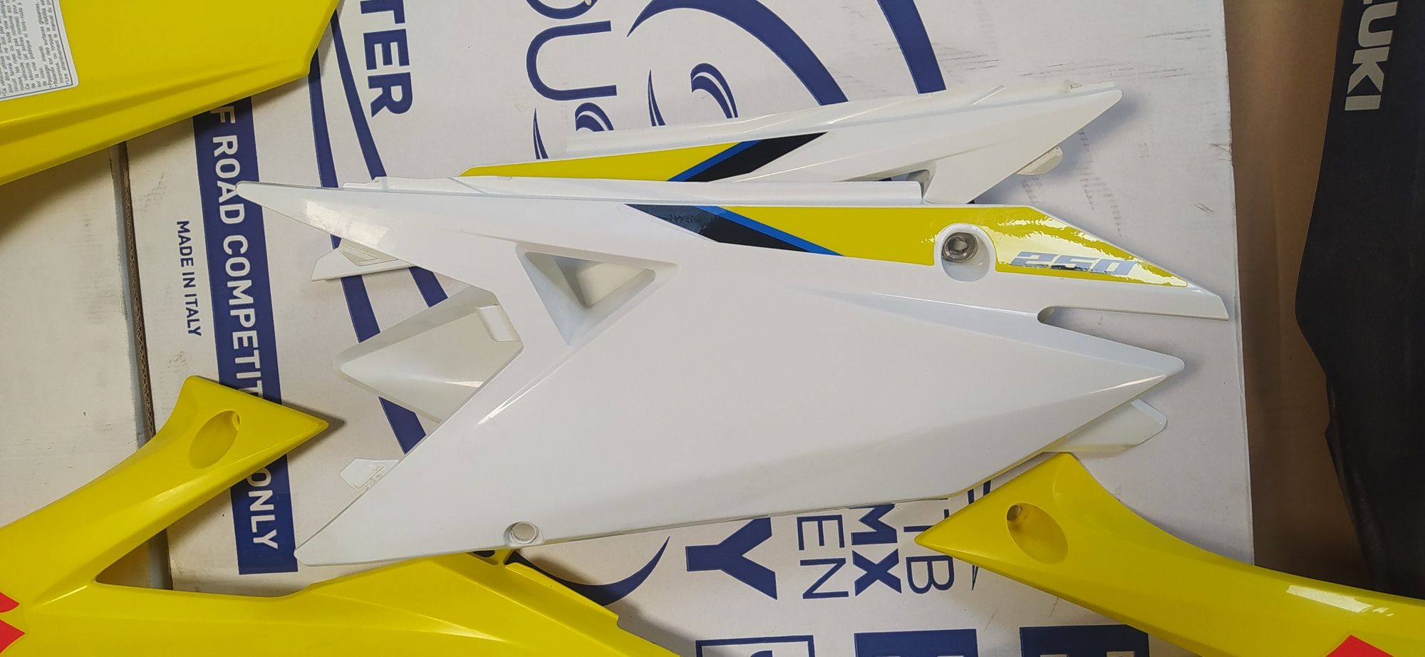 Plastiki owiewki OEM oryginalne Suzuki rmz 250 od 2019 rmz 450 od 2018