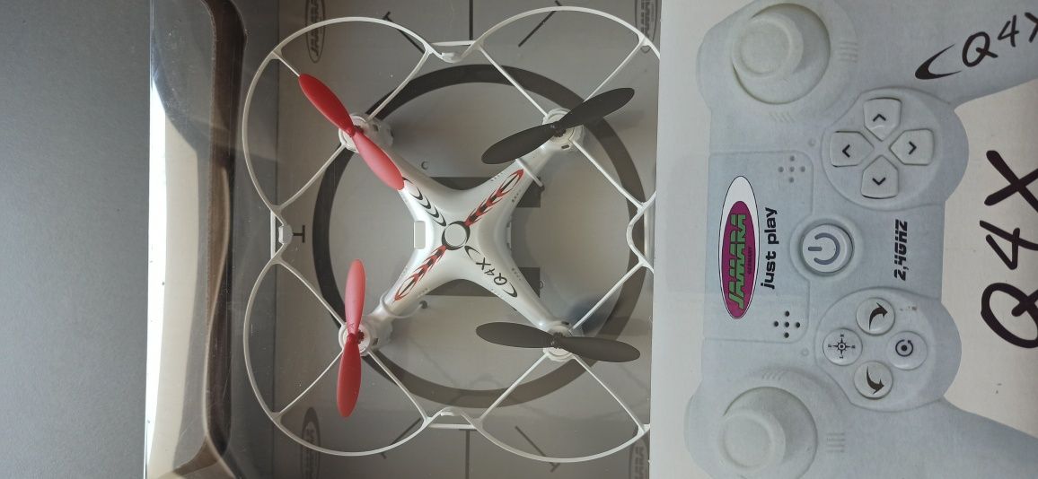 Drone Quadcopter (Novo na caixa)