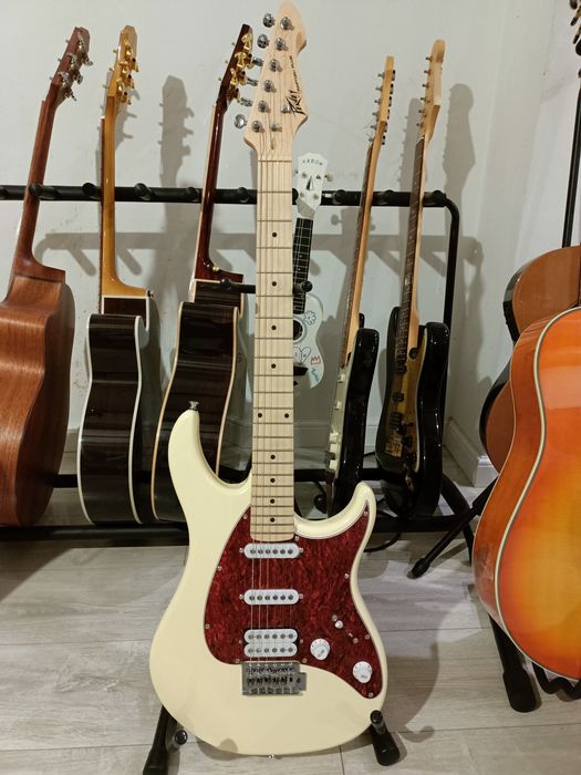 Gitara Elektryczna Peavey Raptor Plus Ivory SSH - Nowa/Okazja