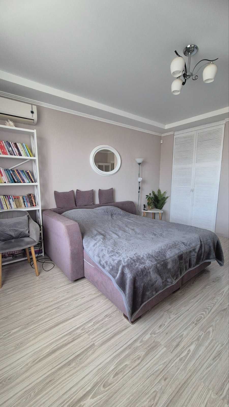 Продам квартиру 65м.кв. на Сахарова. Дом из красного кирпича.