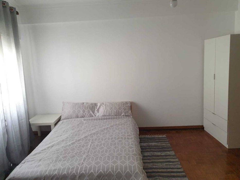 Quarto individual para arrendar em Odivelas - Ramada