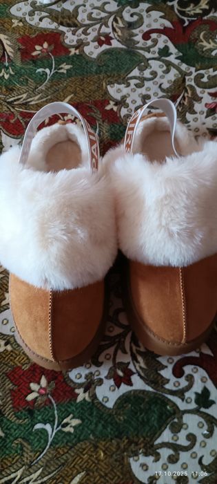 Уггі нові 39-24.5 см