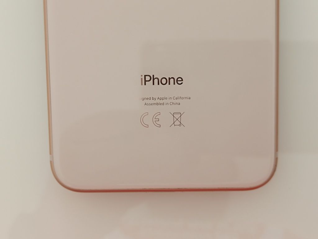 iPhone 8 Plus Branco e Rosa Gold de 64GB bom estado