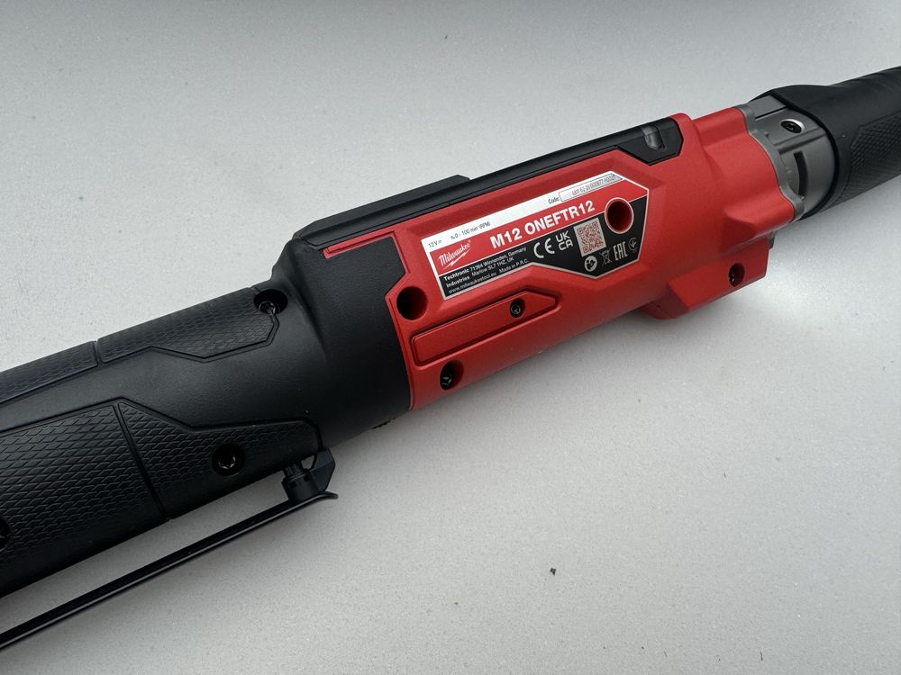 MILWAUKEE M12 ONEFTR12-201C - Cyfrowy klucz dynamometryczny