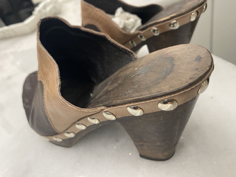 Sandalias/ socas em pele castanha T. 36