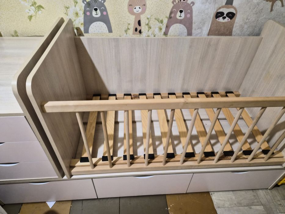 Дитяча кроватка з маятником, пеленатор, кровать трансформер