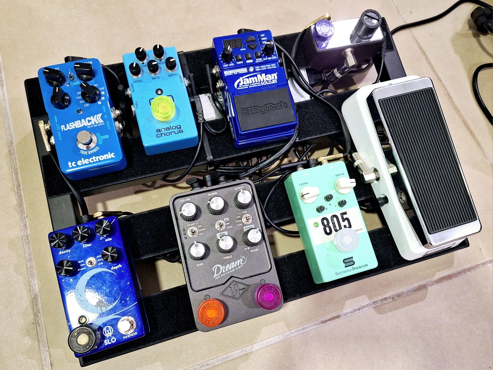 Pedais de efeitos e pedalboard - Valores na descrição