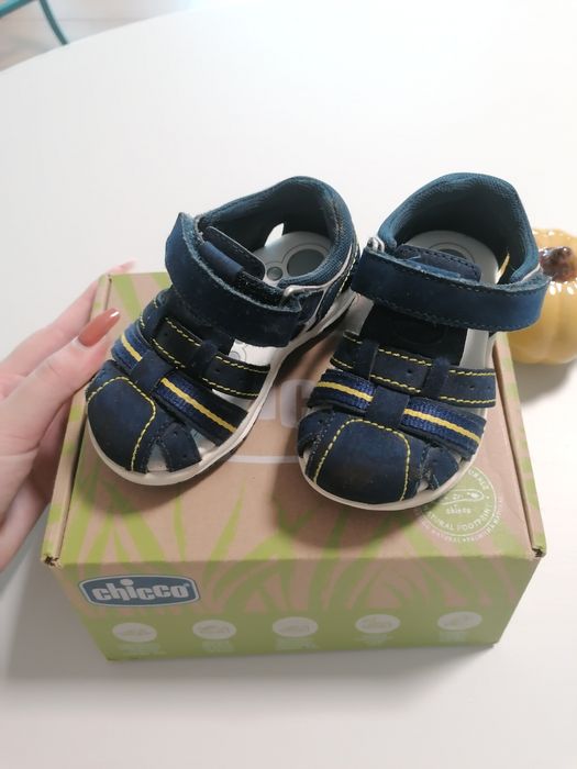 Sapatinhos Azul Marinho de Bebé Menino