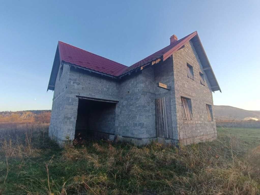 Недорого продається новозбудований будинок біля підніжжя Карпат...
