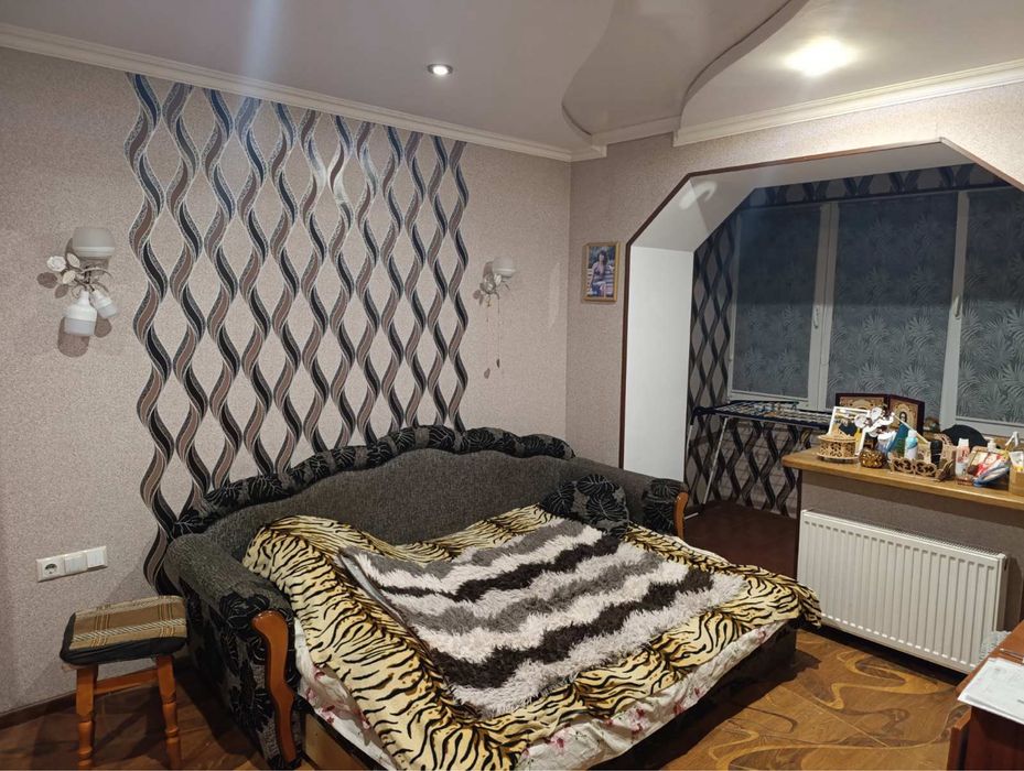 Продаж трьохкімнатної квартири. Калинівка.