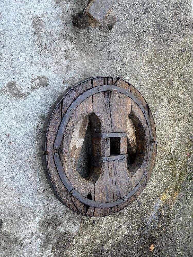 Roda/Mesa com tampo em vidro