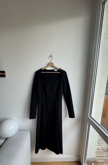 COS czarna sukienka z długim rękawem długa rozkloszowana S 36