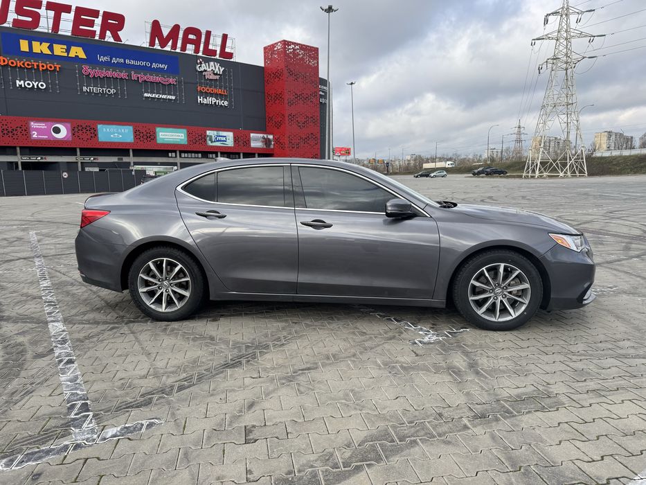 Acura TLX 2017 премиальный седан с характером