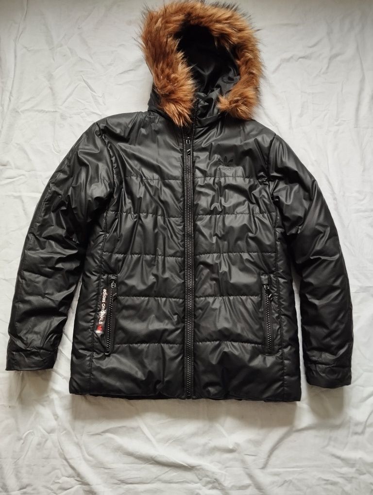Продам куртку Adidas.