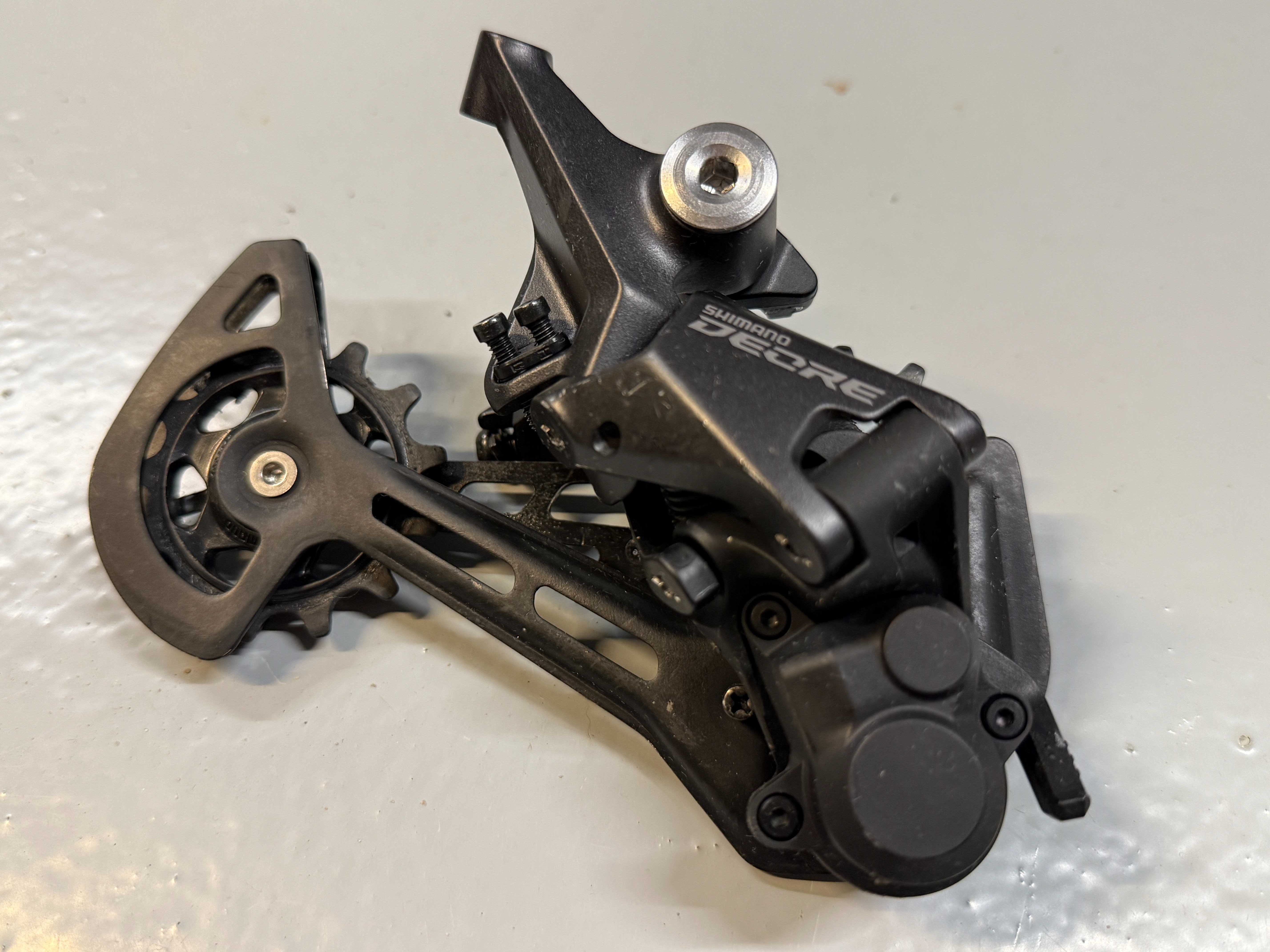Przerzutka tylna SHIMANO Deore RD-M5100, 11 rzędów.