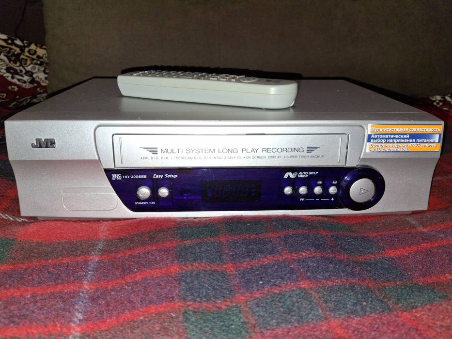 Відеомагнітофон JVC HR-J295EE