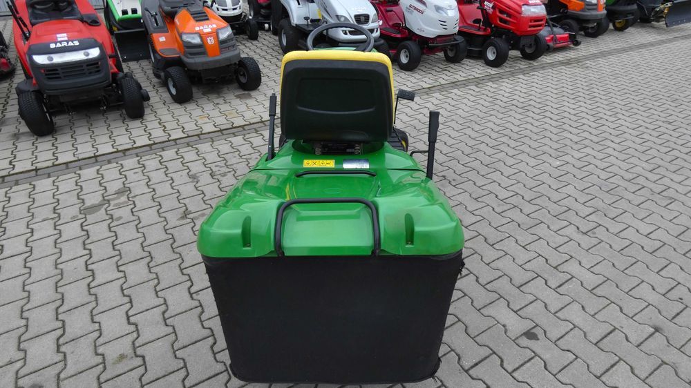 Traktorek kosiarka JOHN DEERE LR175 B&S Pompa oleju (160203) - Baras