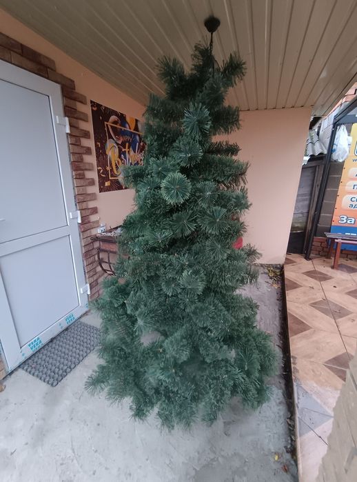 Ёлка искусственная