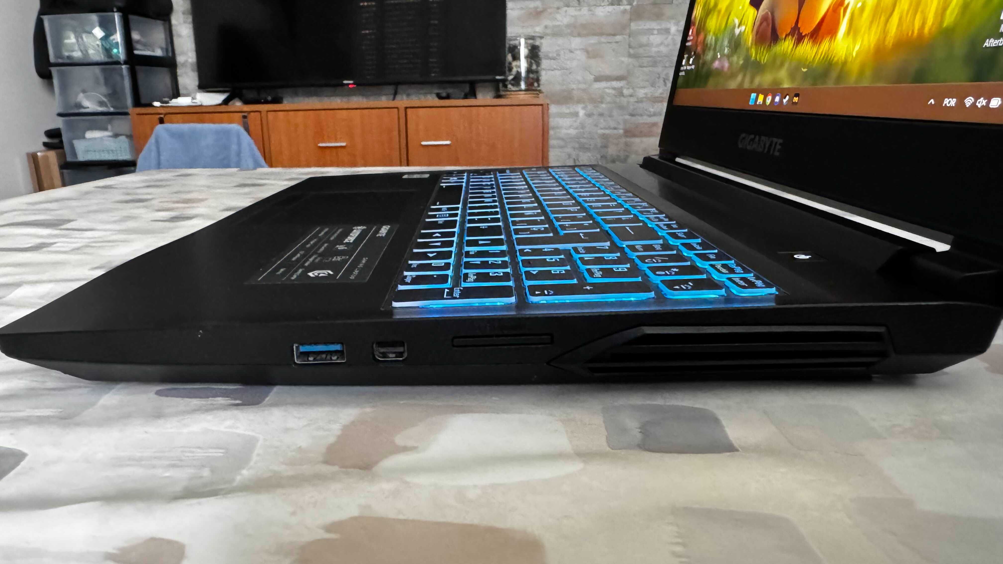 Portátil Gaming Gigabyte G5 KC