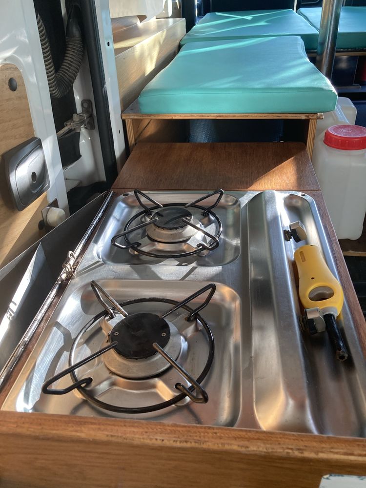 Vendo carrinha dormitorio impecal de 2020