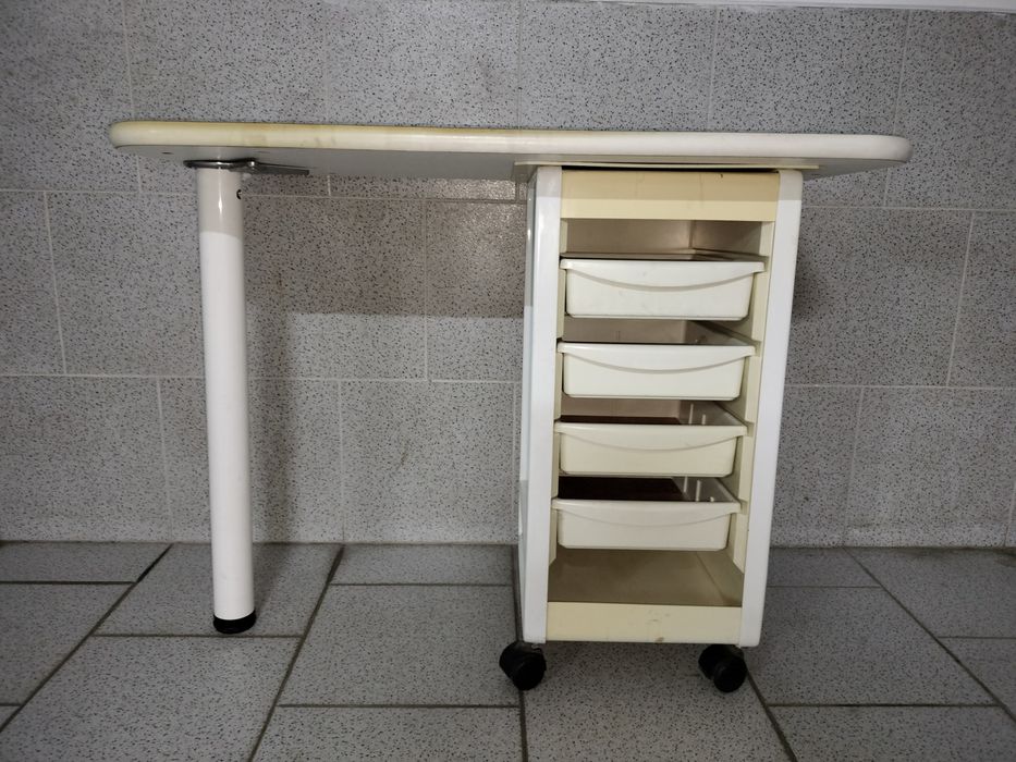 Mesa Manicure com gavetas