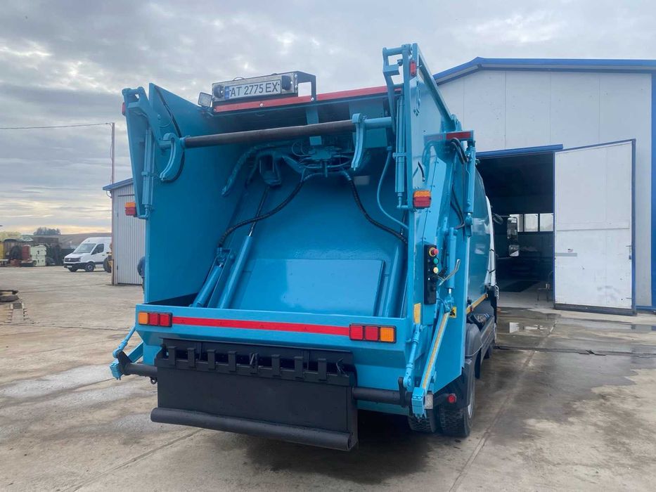 Сміттєвоз Mercedes Benz Atego 818 2012 року Бункер NTM 11m3 2016 року