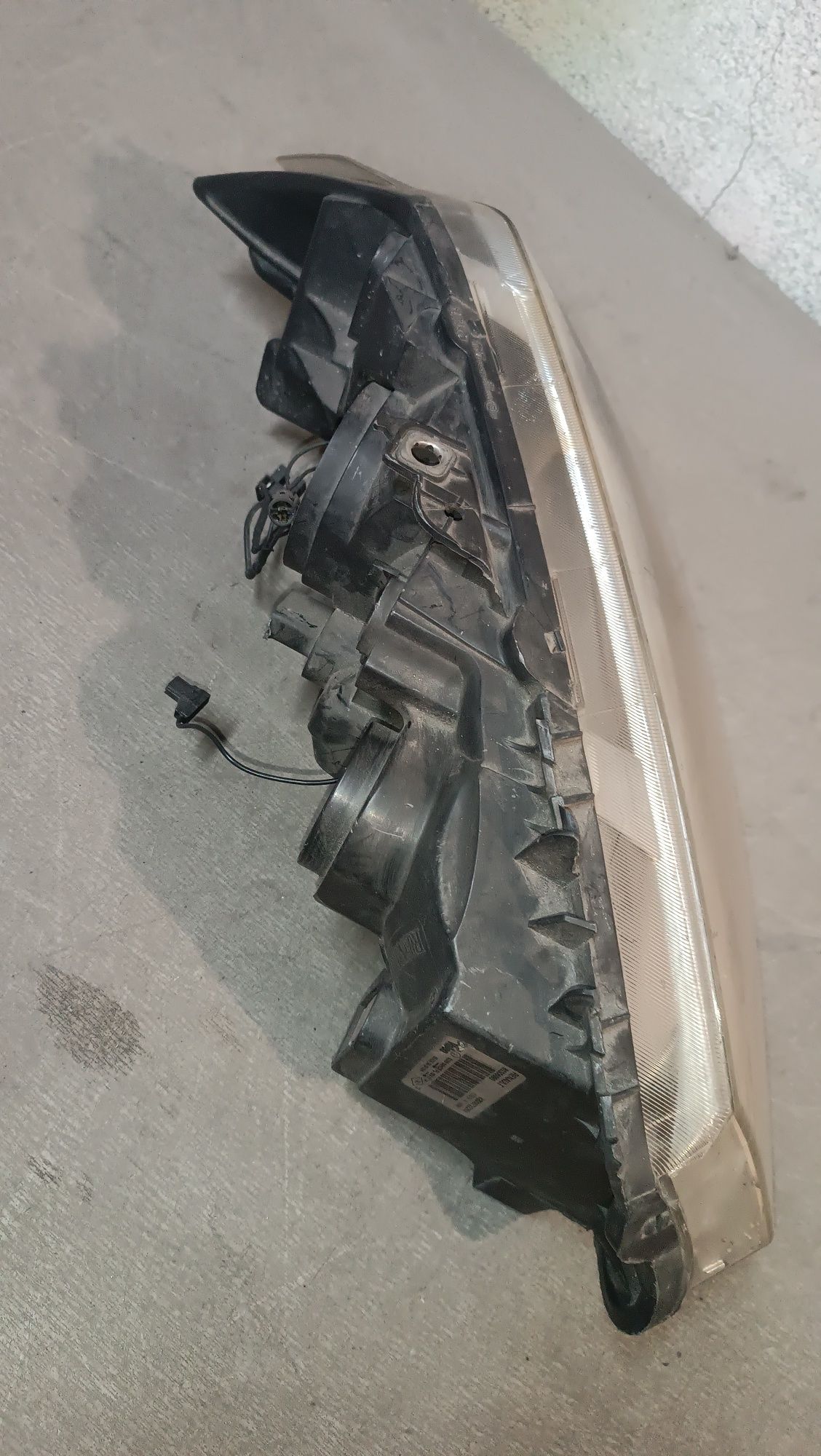 Vendo farol esquerdo de Renault Megane 2 ano 2003/08