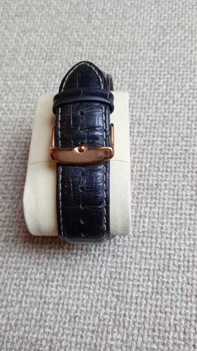 Zegarek Lorus bardzo ładny elegancki złoto krokodyla skóra VD86-x001