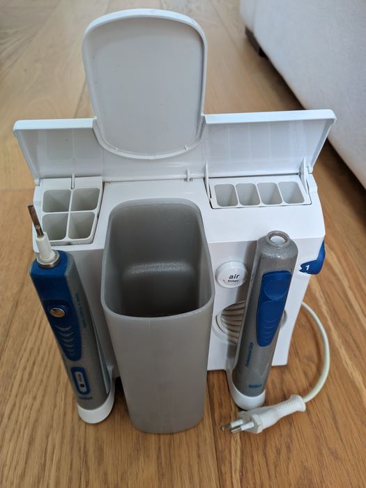 Oral-B 8500 DLX Professional Care - baza, szczoteczka, irygator