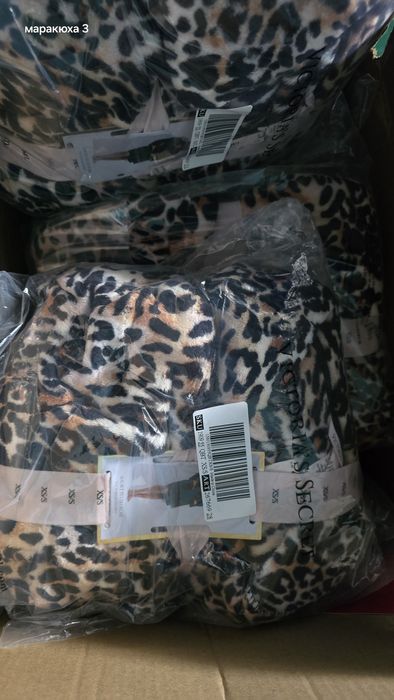 Плюшевий халат від  Victoria's Secret. Оригінал. Новий, із бирками.