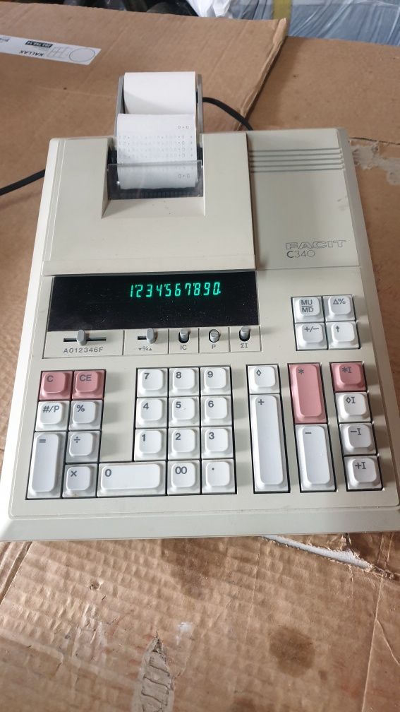 Calculadora de mesa Facit C340