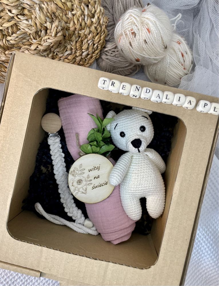 Personalizowany Baby Box wyprawka zestaw miś zawieszka