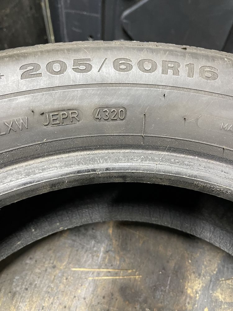 Резина 205/60R16 Dunlop Winter Sport
