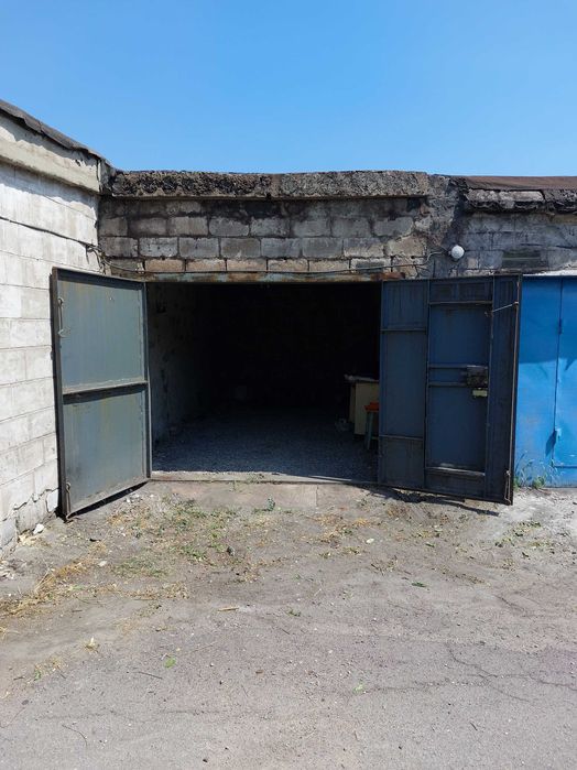 Продам гараж в центре