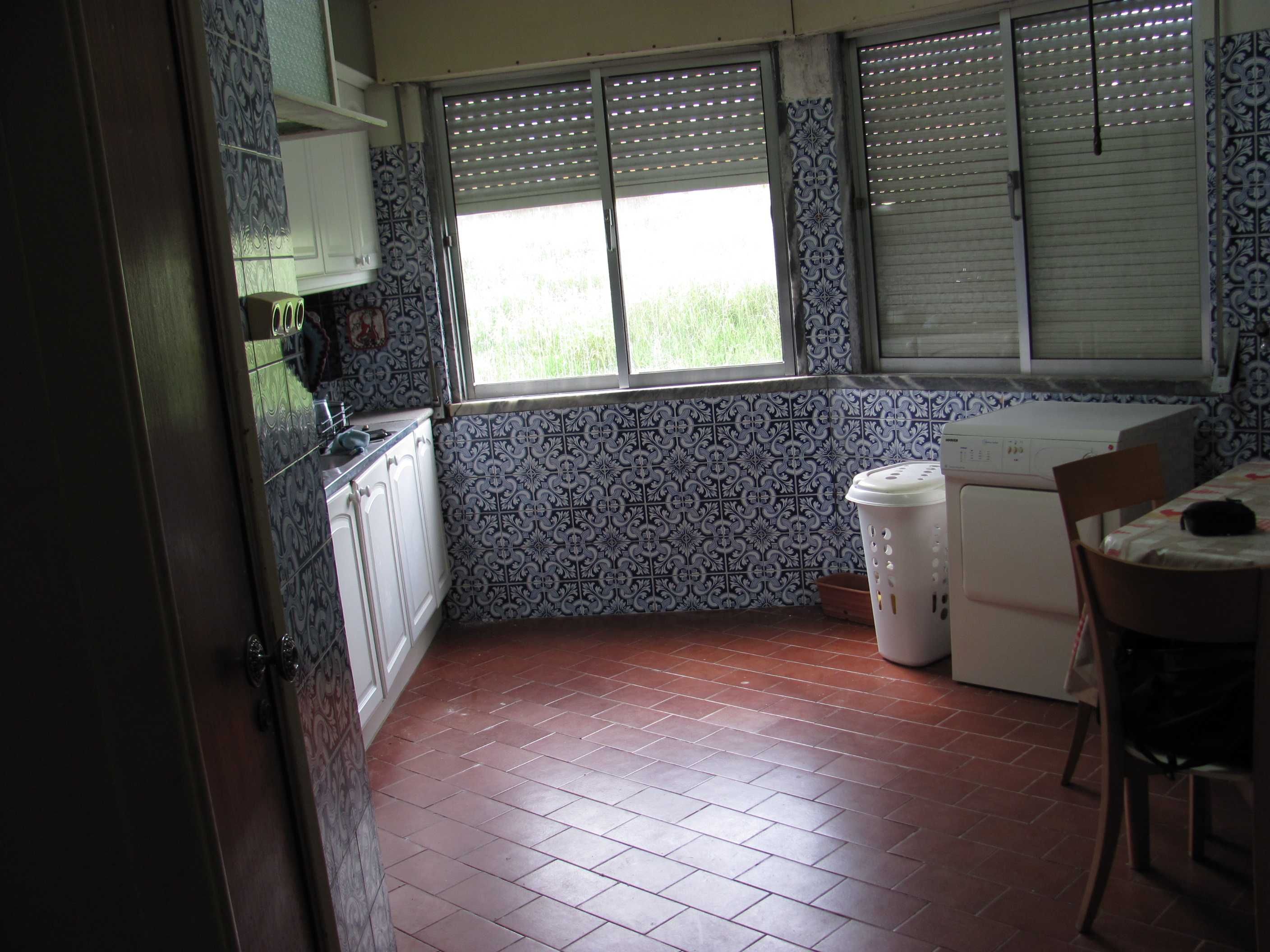 Apartamento T2 na Amadora - Casal de São Brás (junto a Vila Chã)