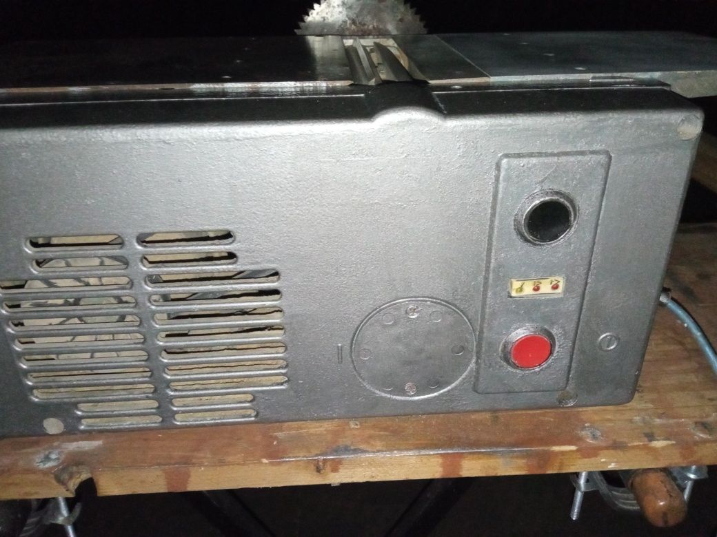 Циркулярка фуганок Dauer иэ6009аэ Латвія відмінний стан ножі 20см 220В