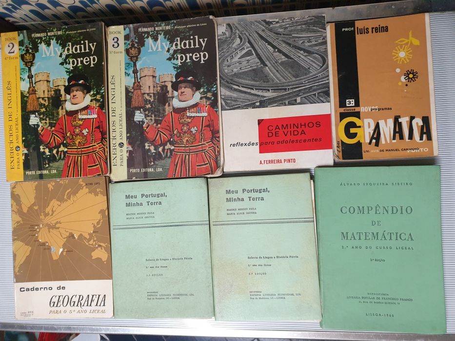 Livros antigos escolares