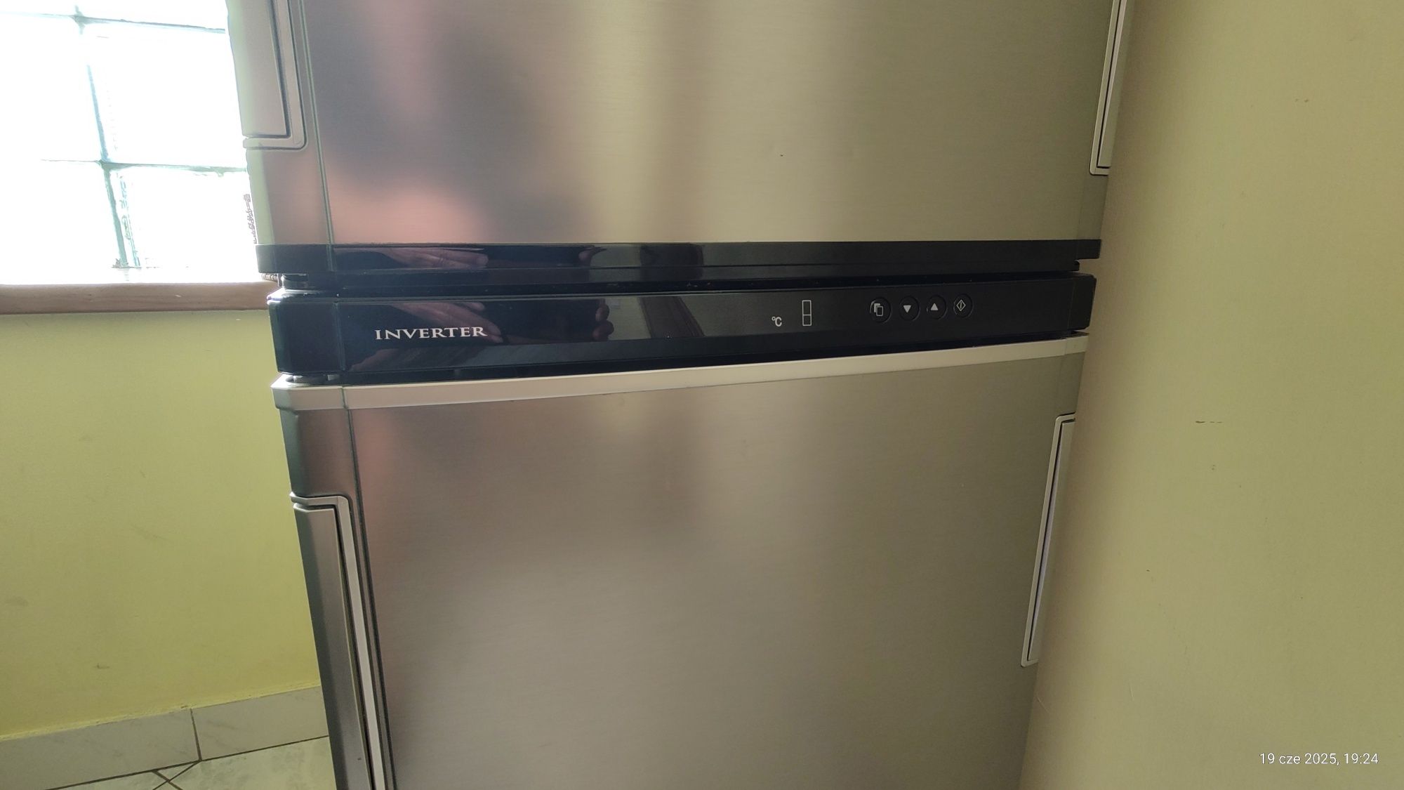 Lodówka SHARP SJ-WS320T-S