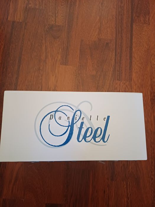 Caixa de 19 dvd's da Danielle Steel