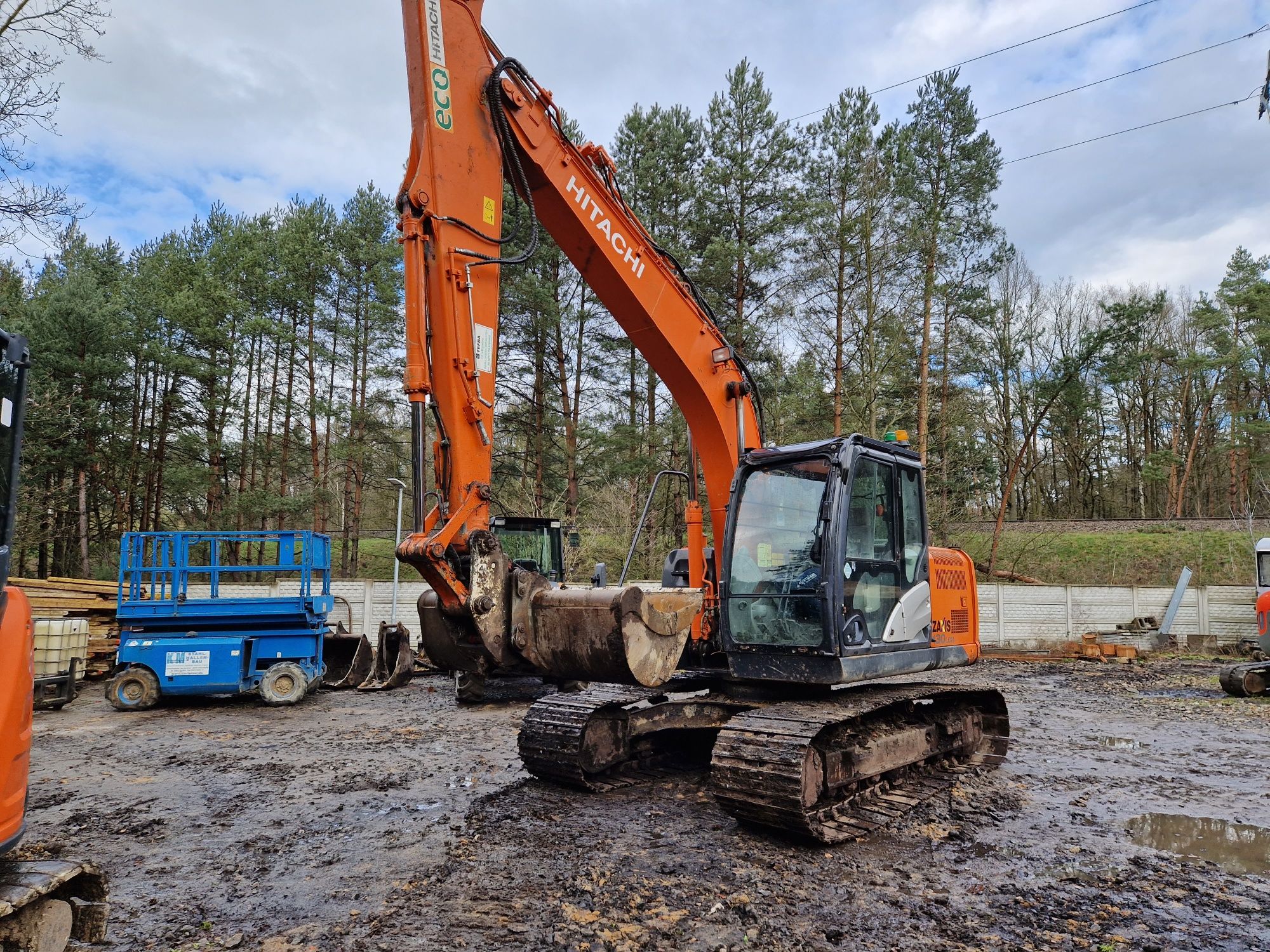 Koparka gąsienicowa Hitachi ZX 130 zaksięgowaniu bardzo ładna