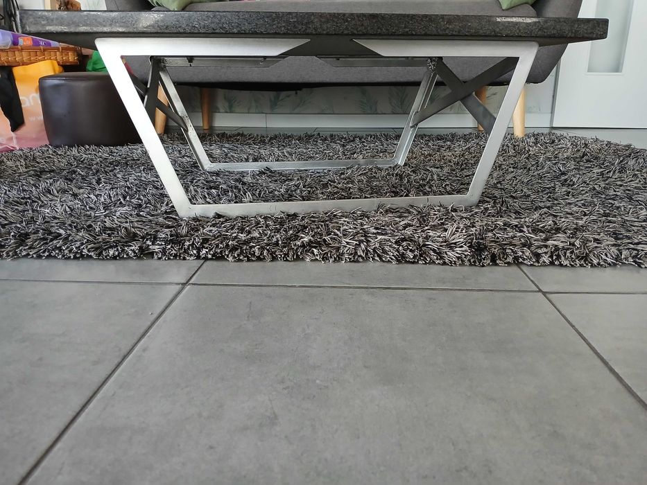 Mesa de centro em pedra