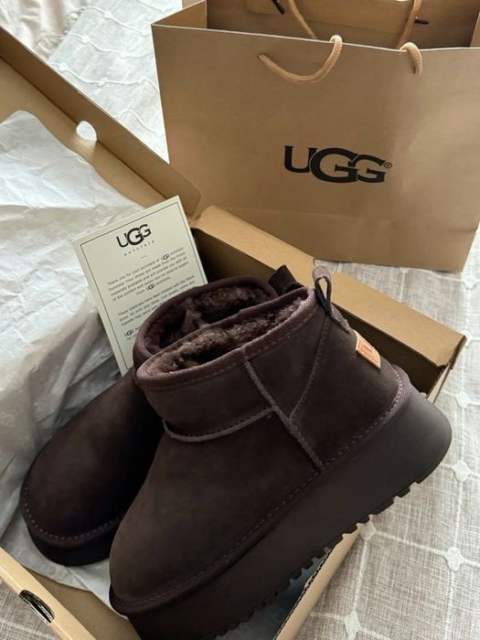 кросівки UGG Lowmel